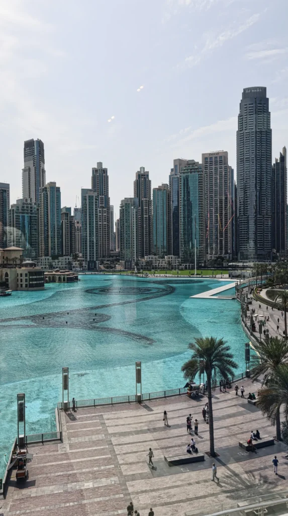 Dubai Fountain Show at Burj Khalifa – Dancing Water at Night