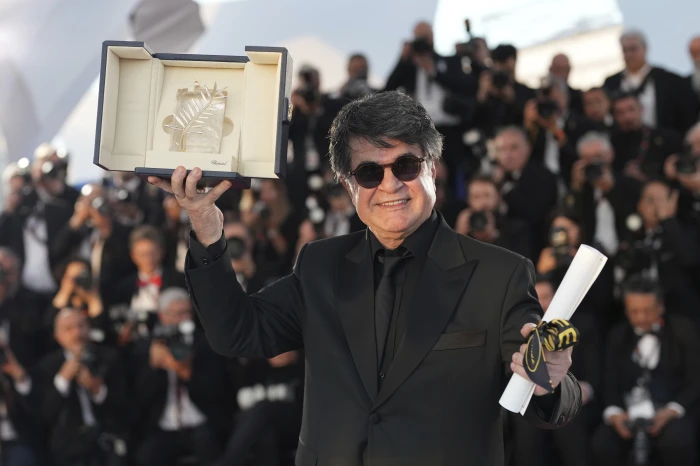 Jafar Panahi receives Palme d’Or at Cannes 2025 – Awards & Competitions on dicaplo.com